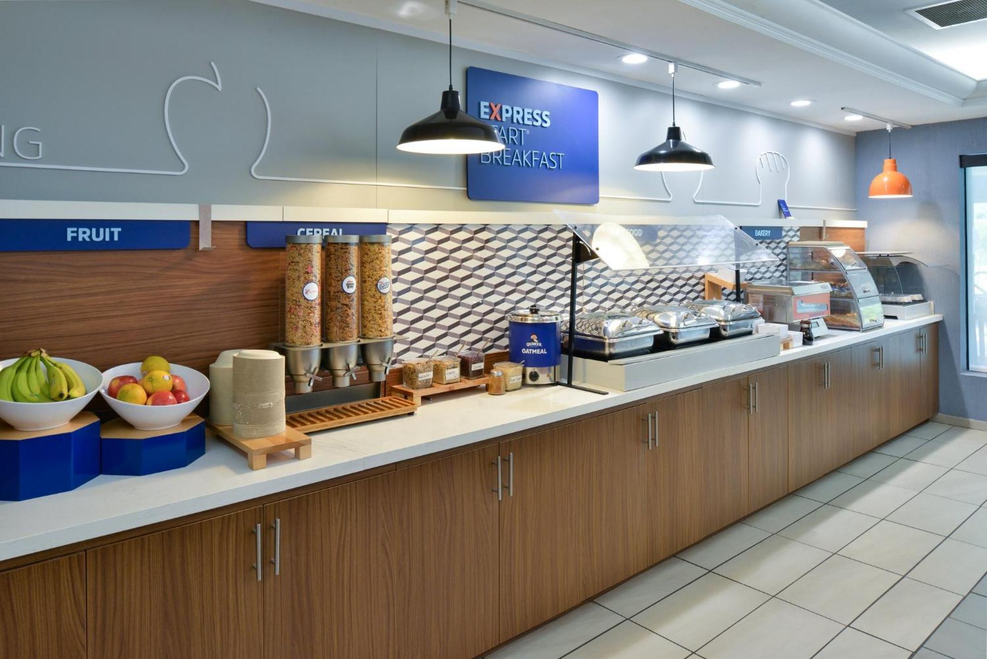 Holiday Inn Express Lewisburg - New Columbia By Ihg Buitenkant foto